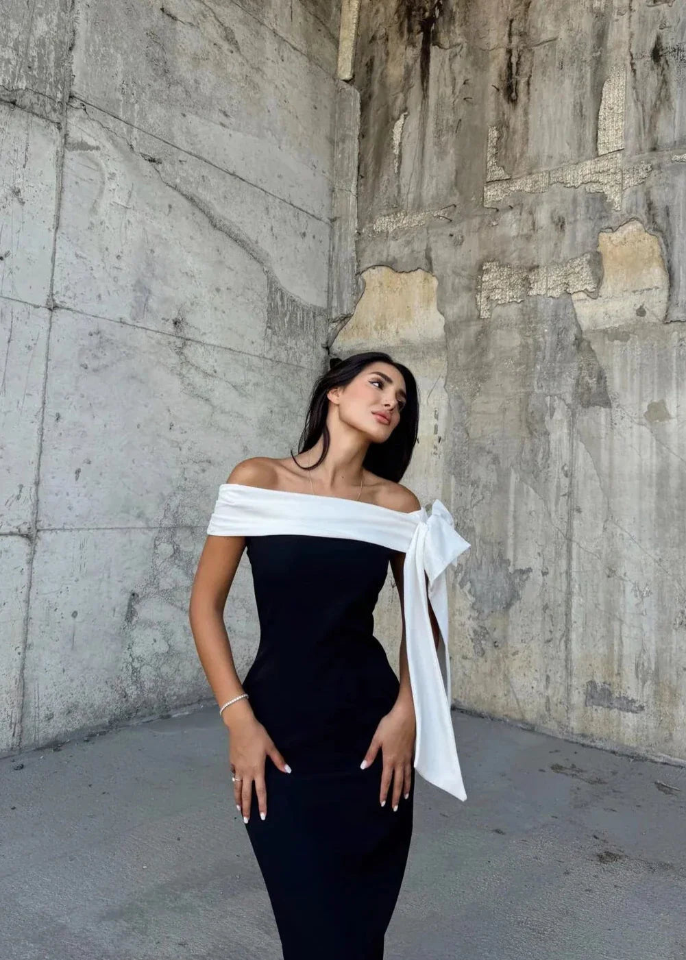 Felinthe | Luxe One Shoulder Bandage Midi Jurk – Elegante Pasvorm