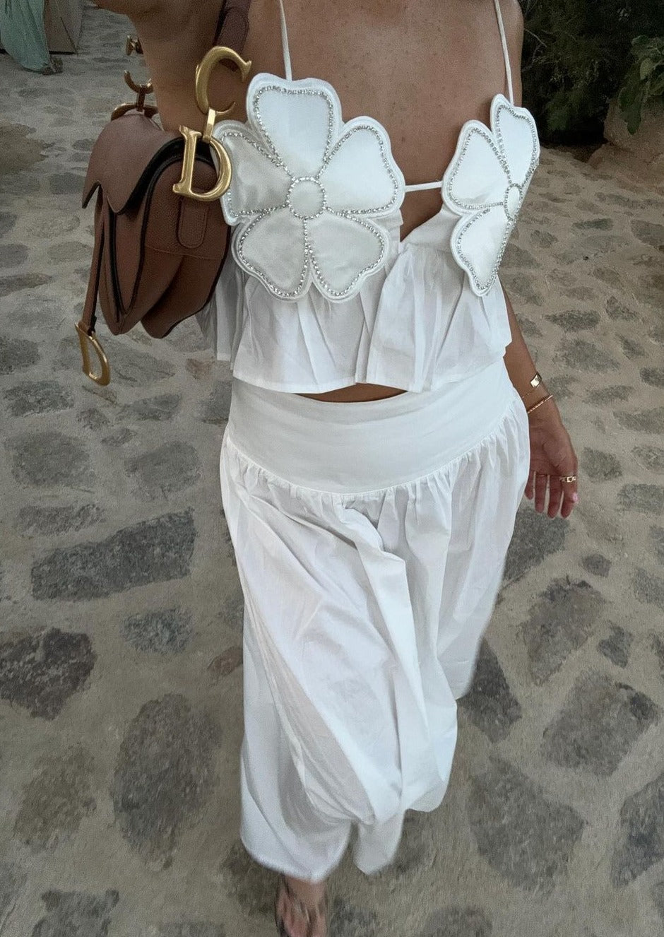 Junia | Witte Crop Top met Bloemen & Strass Details