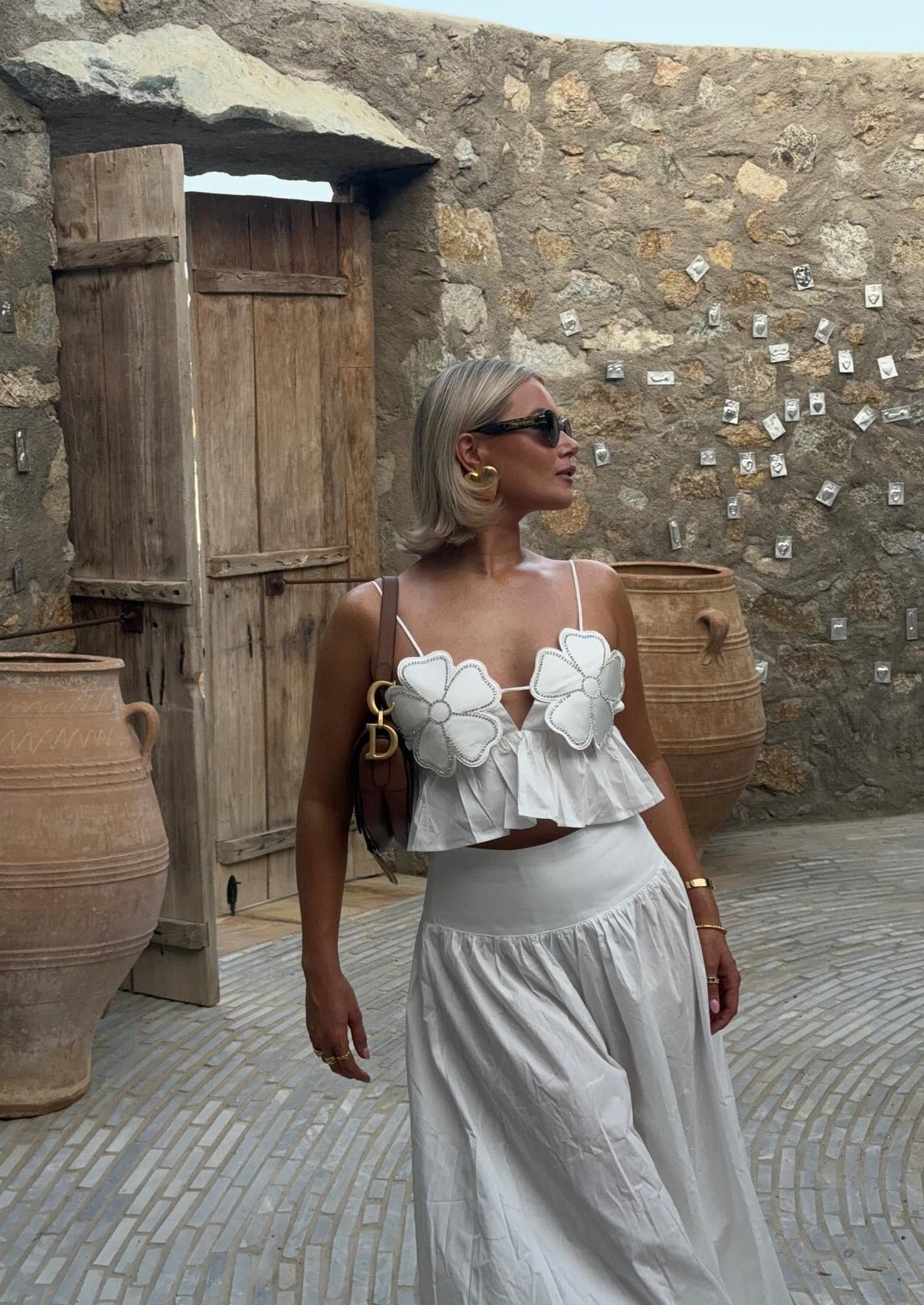 Junia | Witte Crop Top met Bloemen & Strass Details
