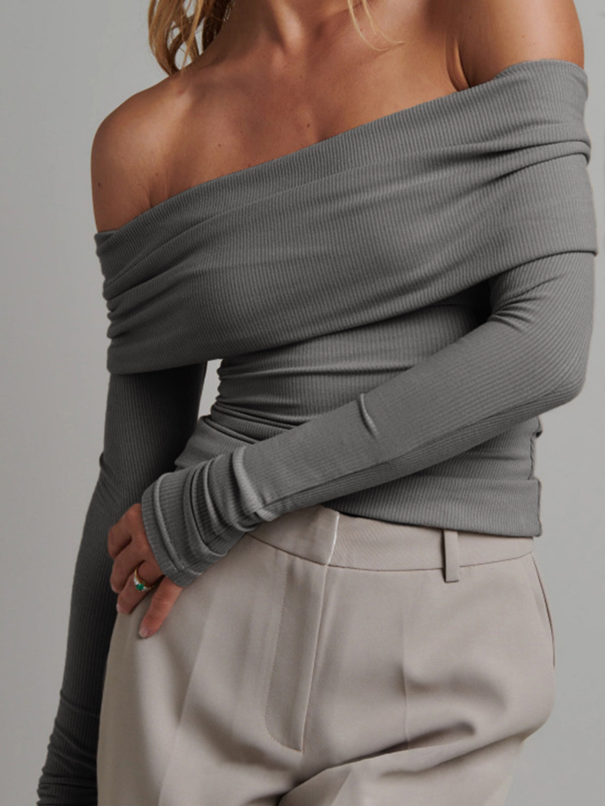Mina | Off Shoulder Rib Crop Top – Slim Fit met Lange Mouwen