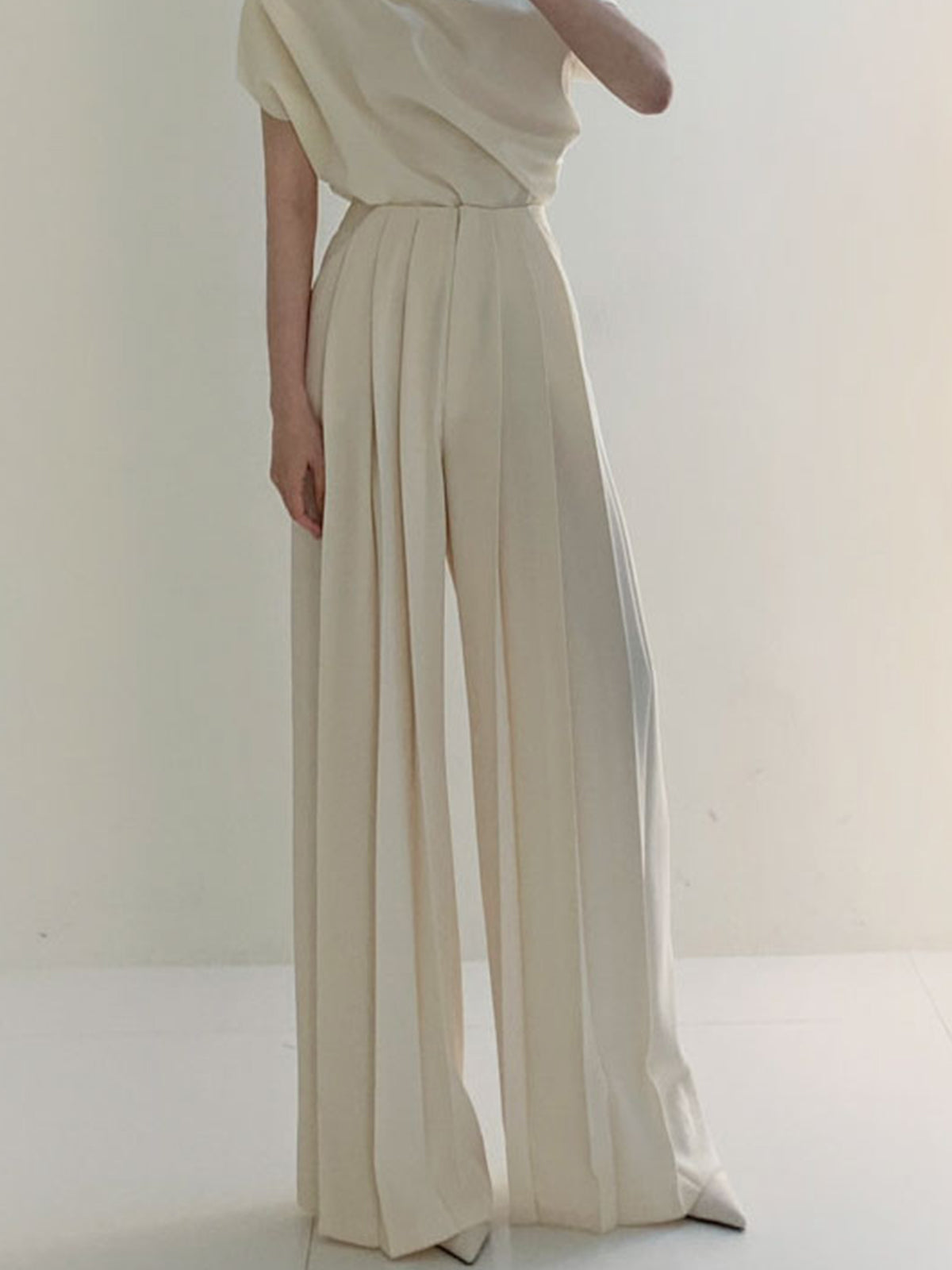 Ilyse | High Waist Plissé Broek met Wijde Pijpen