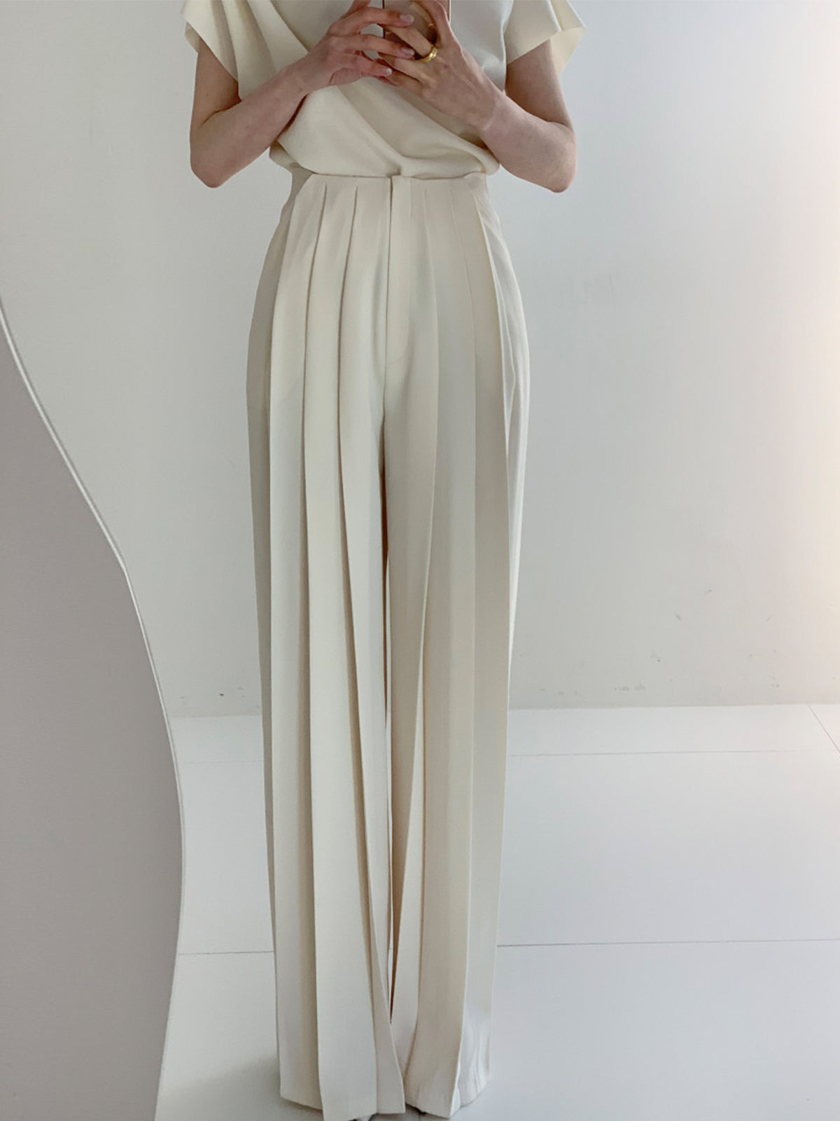 Ilyse | High Waist Plissé Broek met Wijde Pijpen