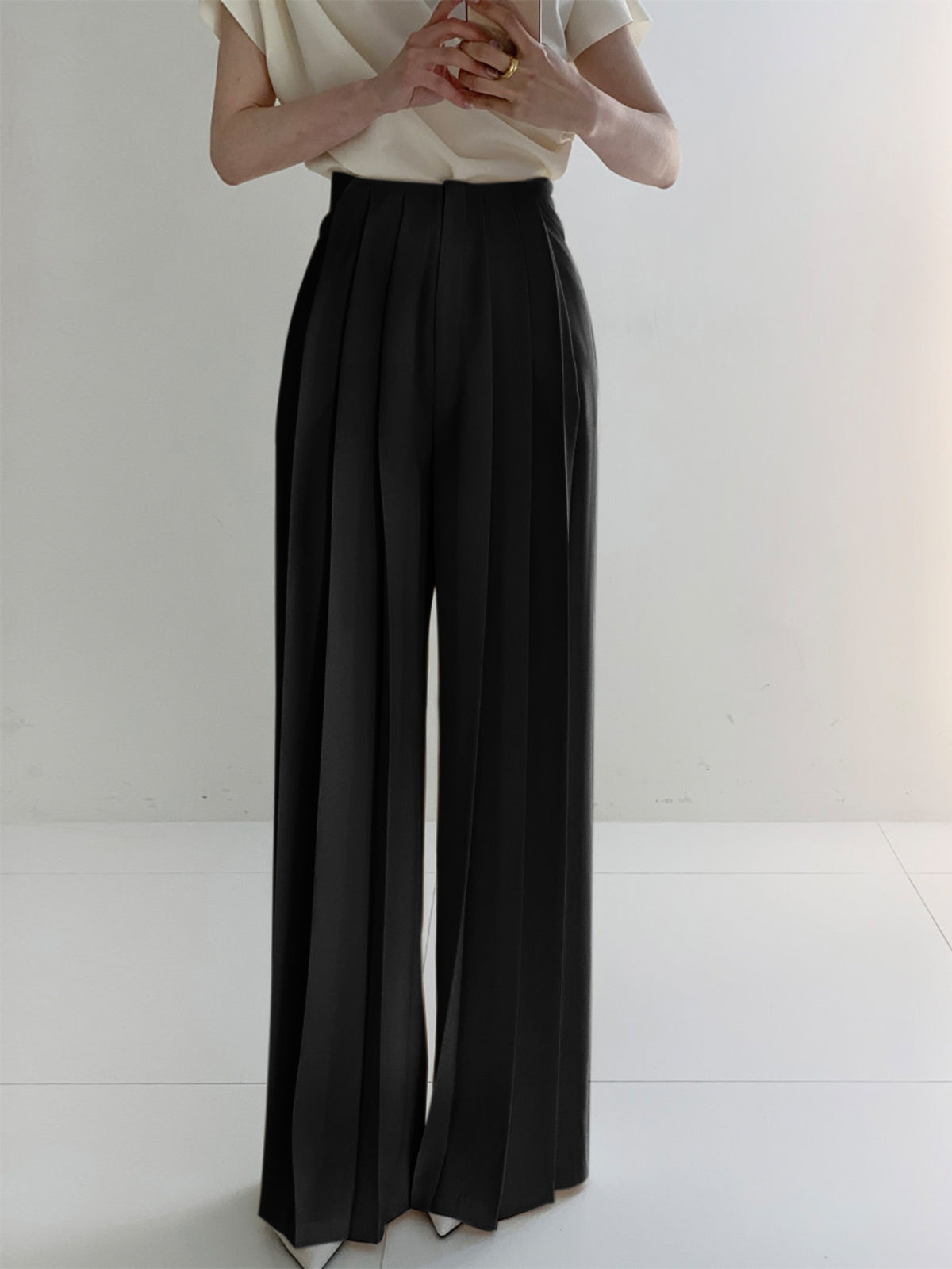 Ilyse | High Waist Plissé Broek met Wijde Pijpen