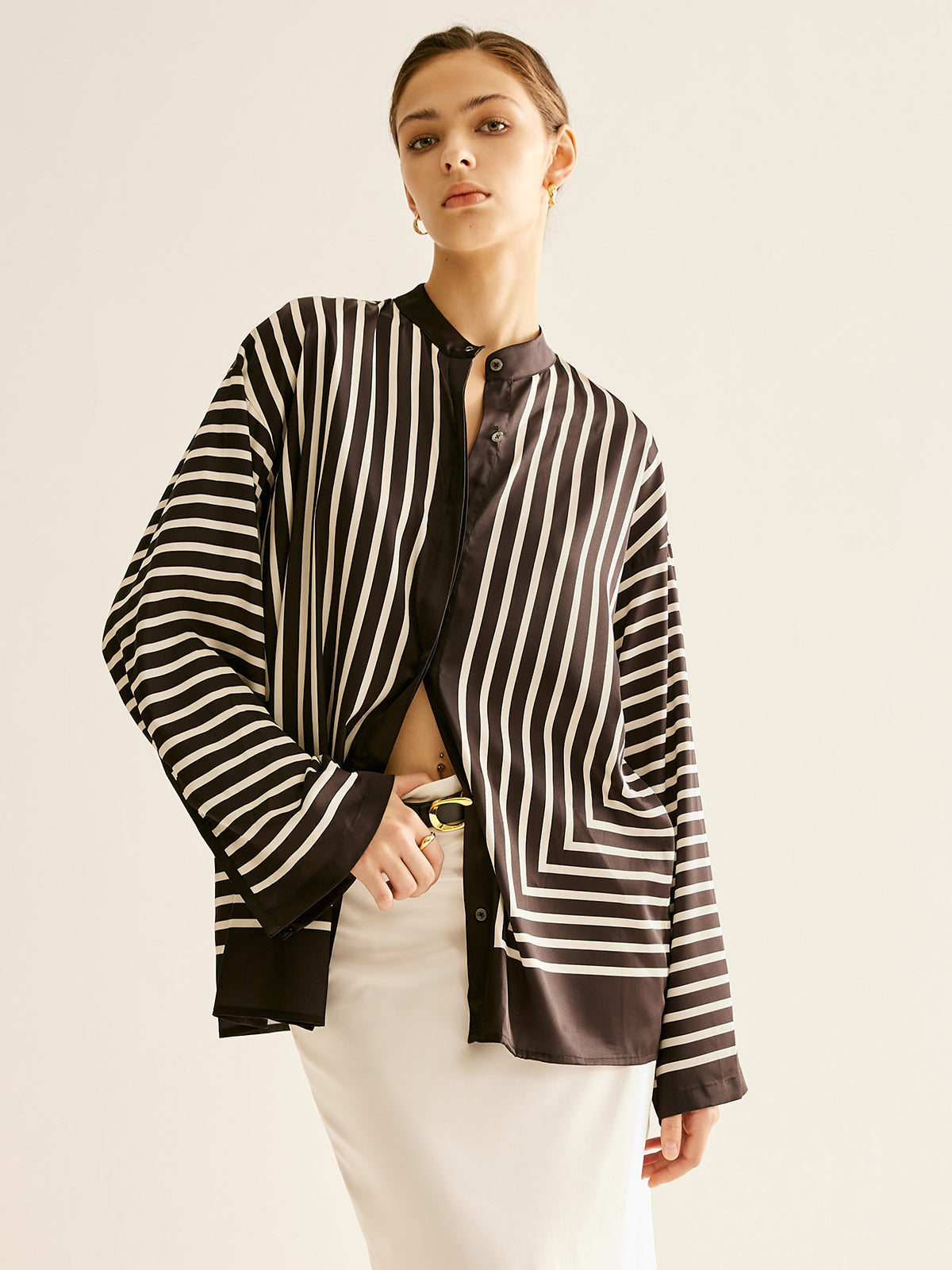 Loran | Elegante Satijnen Gestreepte Blouse