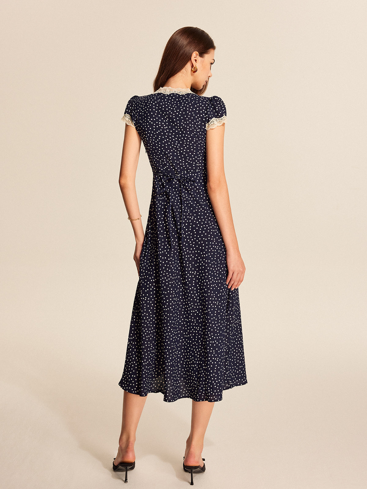 Casey | Polkadot Midi Jurk met Kant en Pofmouwen