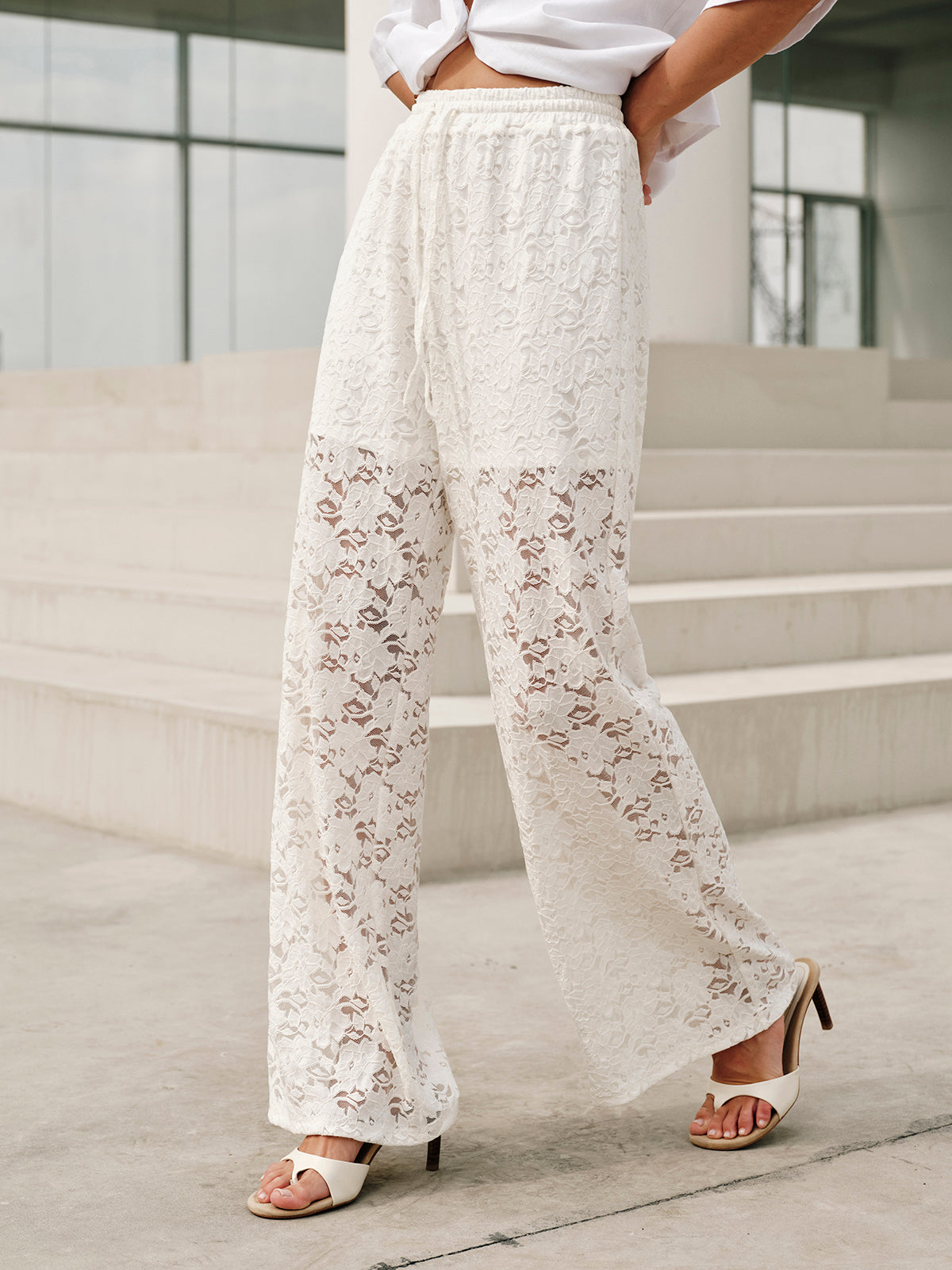 Dita | Broek van Kant Stof voor Dames – Mid Waist met Koordsluiting