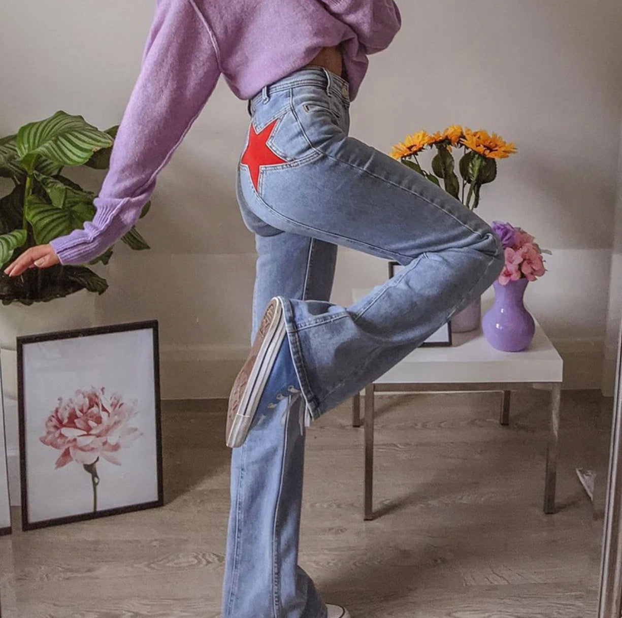 Mugain | Flared High Waist Jeans met Rode Sterren