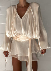 Lucetta | Champagne Mini Jurk met Plooi & Parelknopen