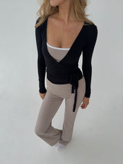 Leila | Zwarte Wikkel Top met Lange Mouw