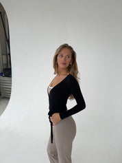Leila | Zwarte Wikkel Top met Lange Mouw