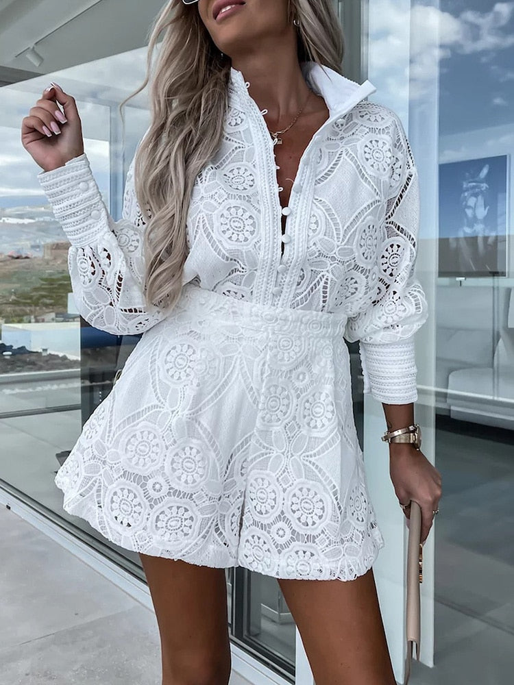 April | Kanten Chique Zomerset