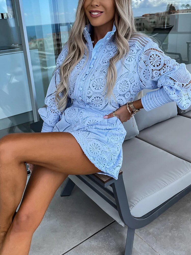 April | Kanten Chique Zomerset