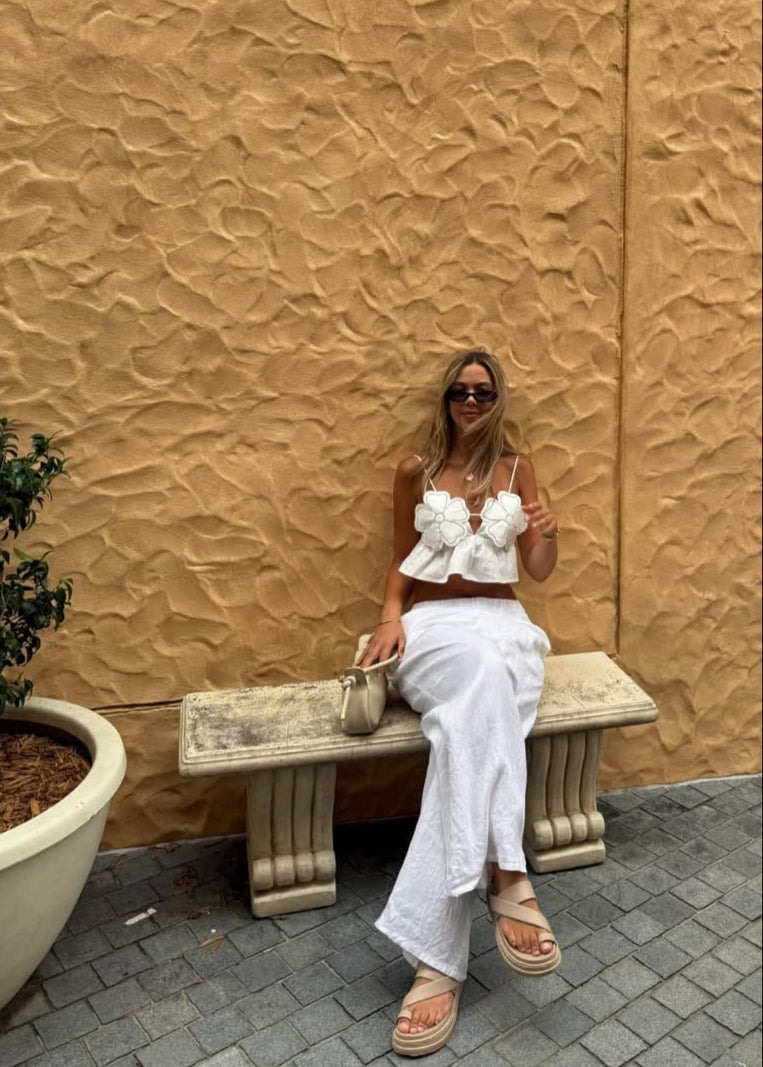 Junia | Witte Crop Top met Bloemen & Strass Details