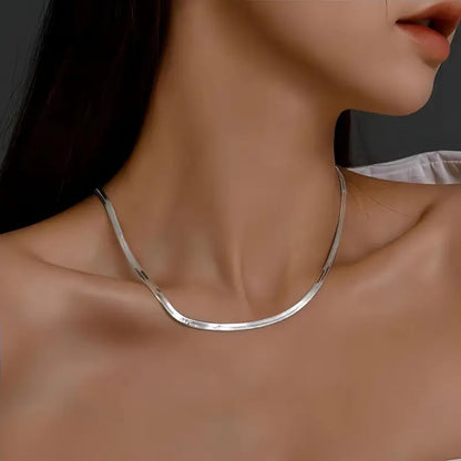 Loreto | Herringbone Ketting Goudkleurig – Minimalistisch & Chic