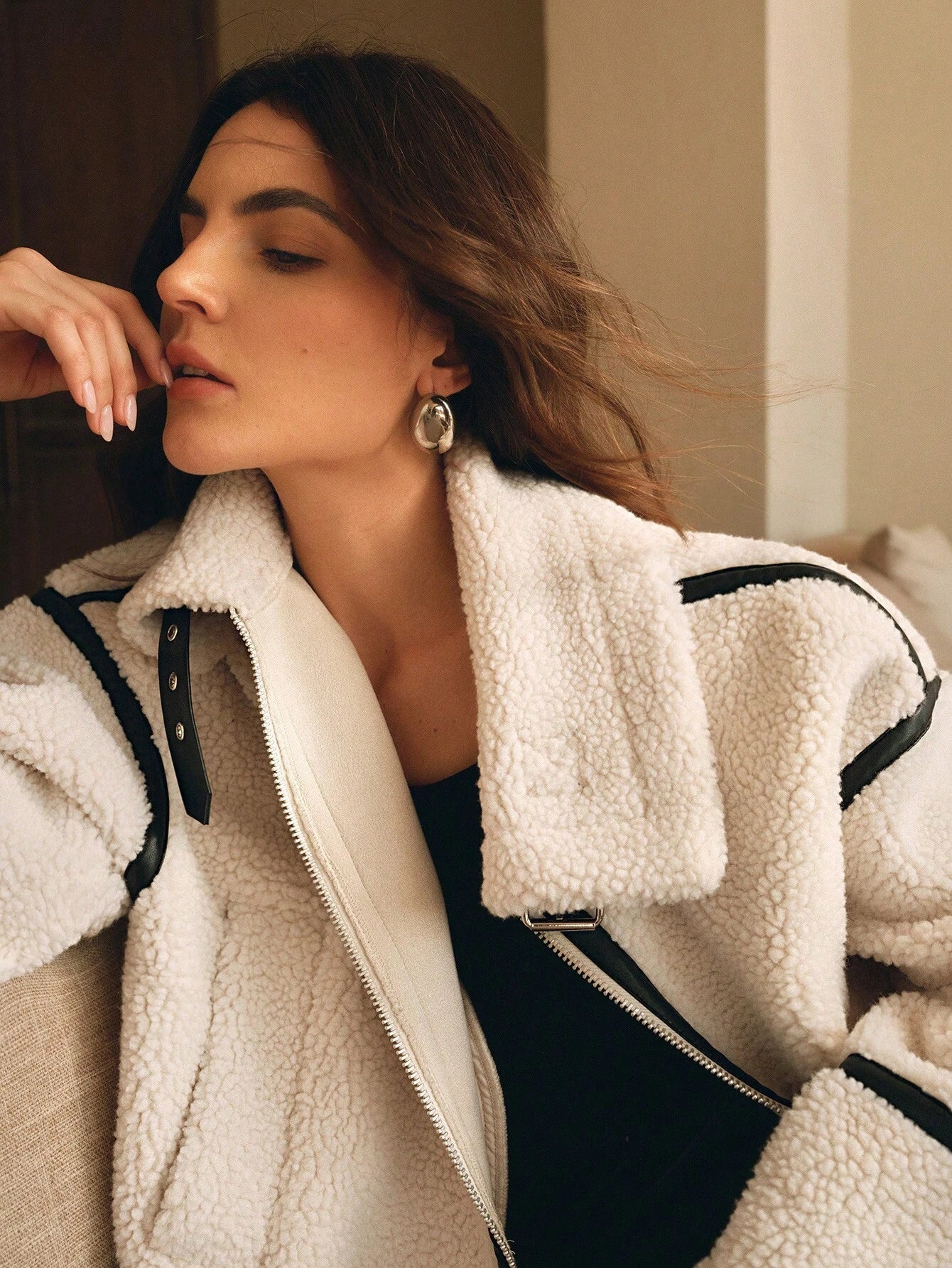 Chrissa | Faux Teddy Jas met Rits en Gesp