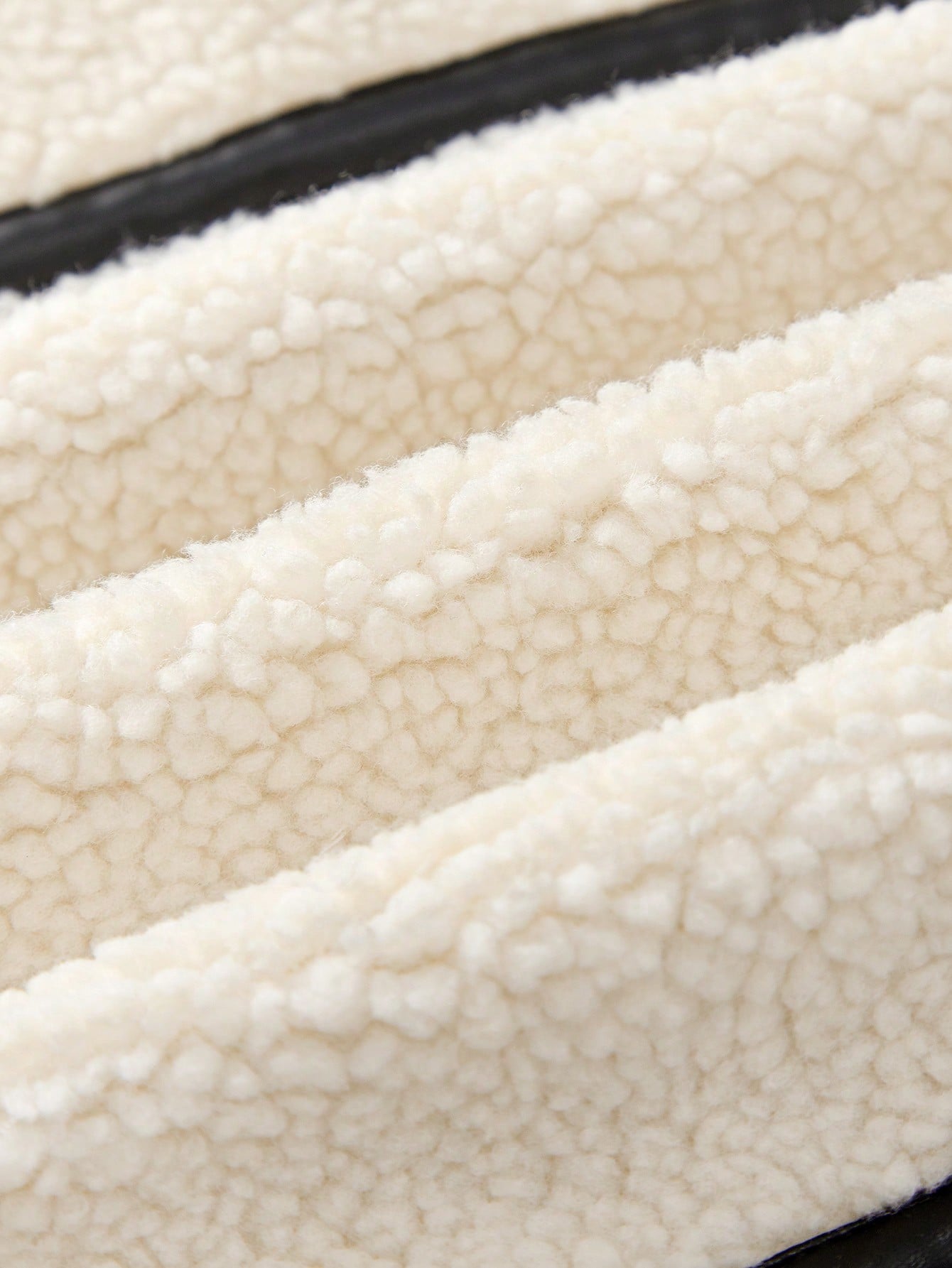 Chrissa | Faux Teddy Jas met Rits en Gesp