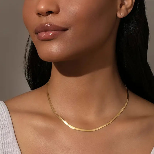 Loreto | Herringbone Ketting Goudkleurig – Minimalistisch & Chic