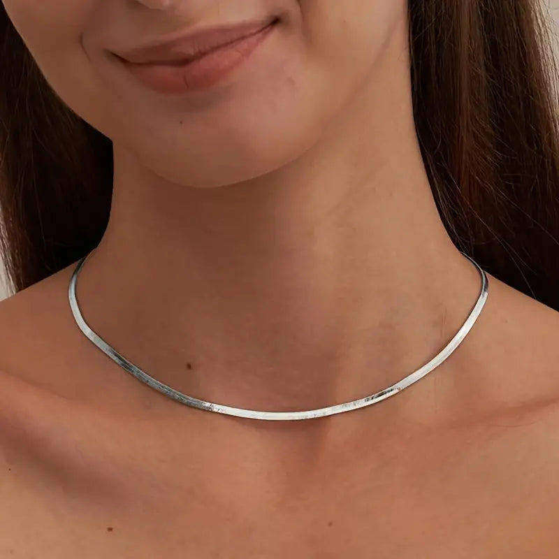 Loreto | Herringbone Ketting Goudkleurig – Minimalistisch & Chic
