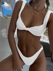 Saga | Stijlvolle Bikini met Draai Detail in de Top