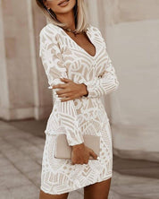 Yaya | Pefect Aansluitende Mini Dress met V-Hals