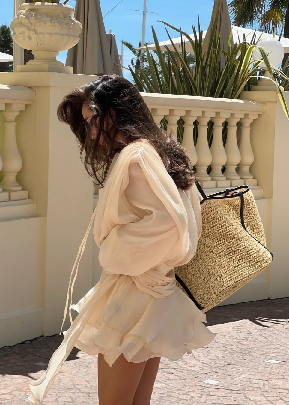 Lucetta | Champagne Mini Jurk met Plooi & Parelknopen