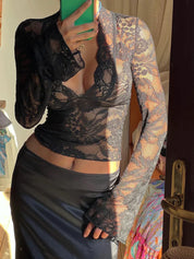 Felisa | Viral Kanten Top Met Lange Mouwen en Diepe V-hals