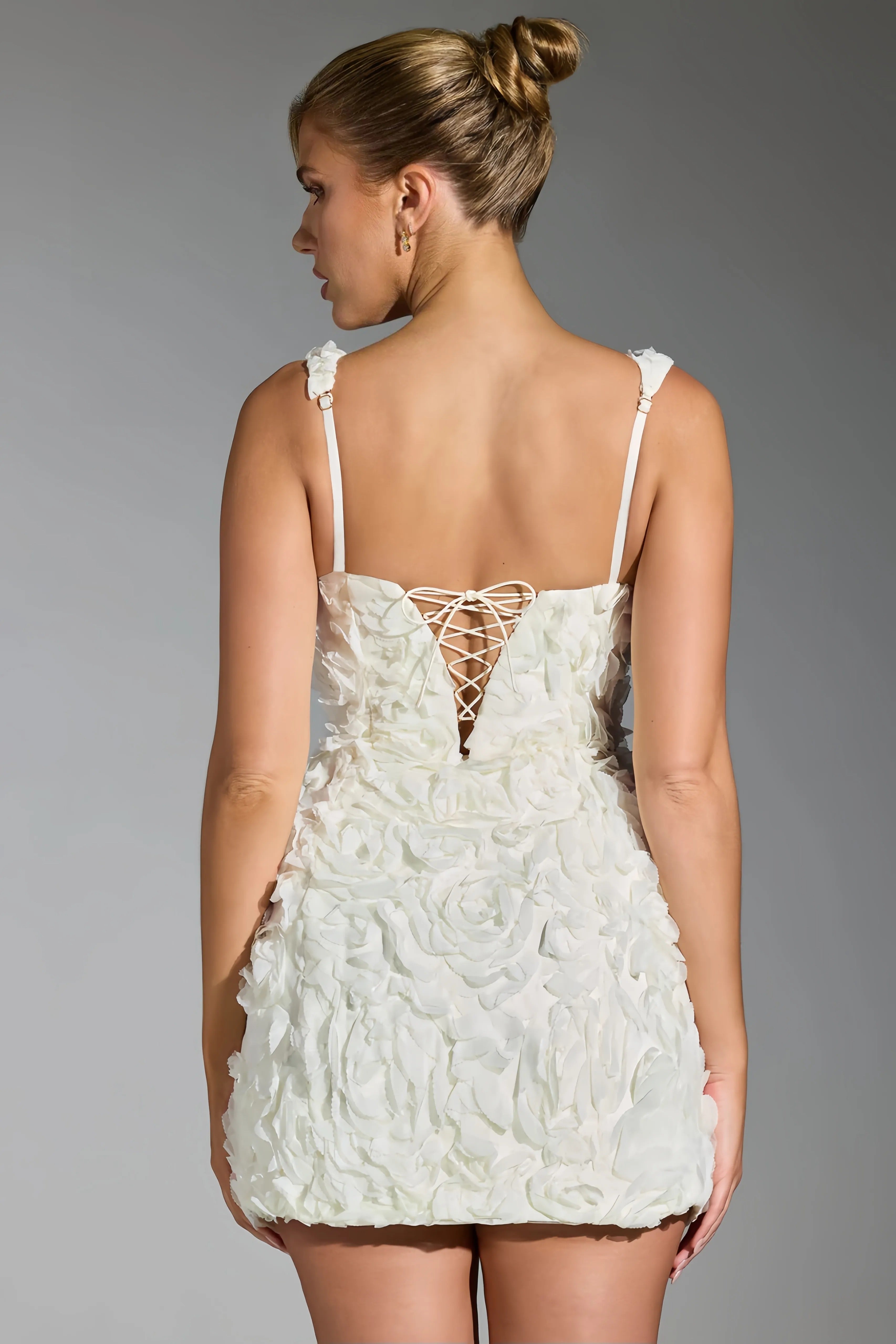 Tiffany | Witte Halter Mini Jurk met 3D Bloemenprint