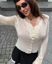 Aurelia | Dames Vest - Elegant Zwart Gebreid met Vintage Kant 0