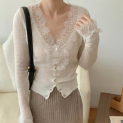 Aurelia | Dames Vest - Elegant Zwart Gebreid met Vintage Kant 4