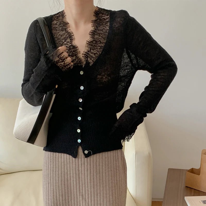 Aurelia | Dames Vest - Elegant Zwart Gebreid met Vintage Kant 5