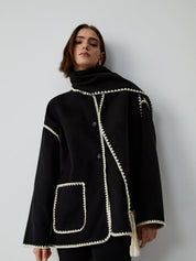 Belise | Contrast Trim Jas met Sjaal – Stijlvol & Comfortabel