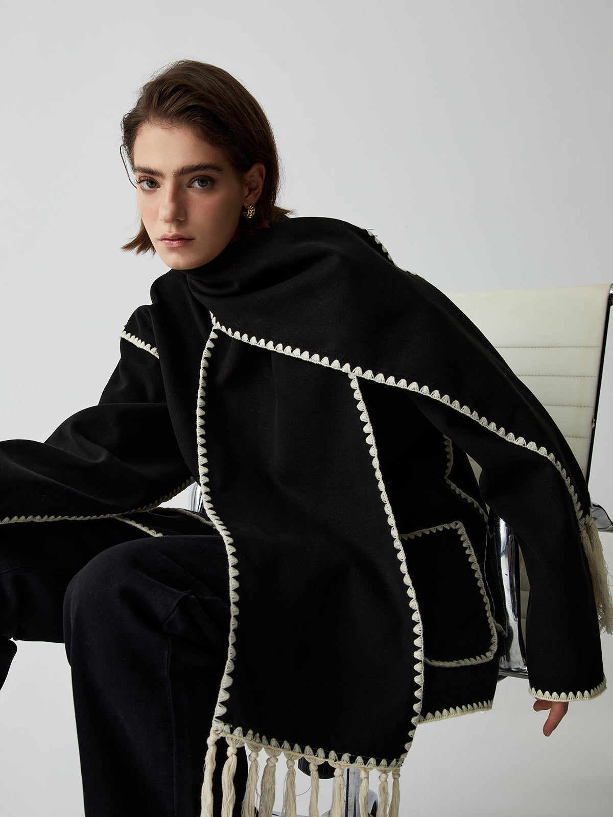 Belise | Contrast Trim Jas met Sjaal – Stijlvol & Comfortabel