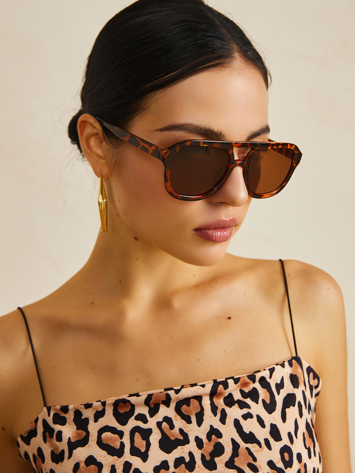 Dunyara | Trendy  Leopard Print Zonnebril