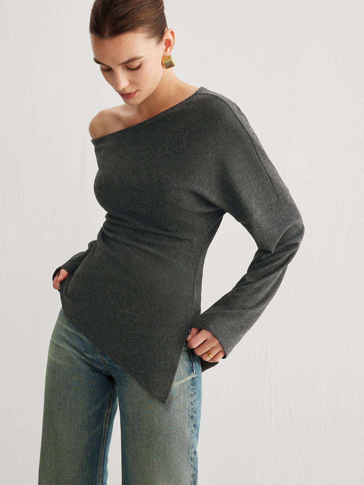 Blenda | Asymmetrische Top van Ribstof met Split & Plooien