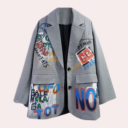 Oversized Blazer met Graffiti Flair