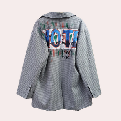 Oversized Blazer met Graffiti Flair