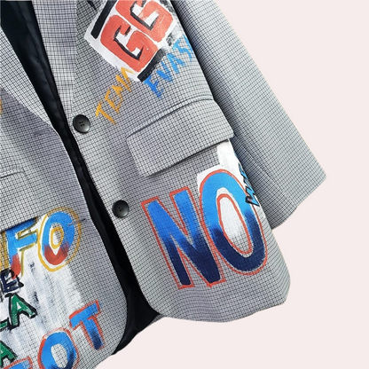 Oversized Blazer met Graffiti Flair