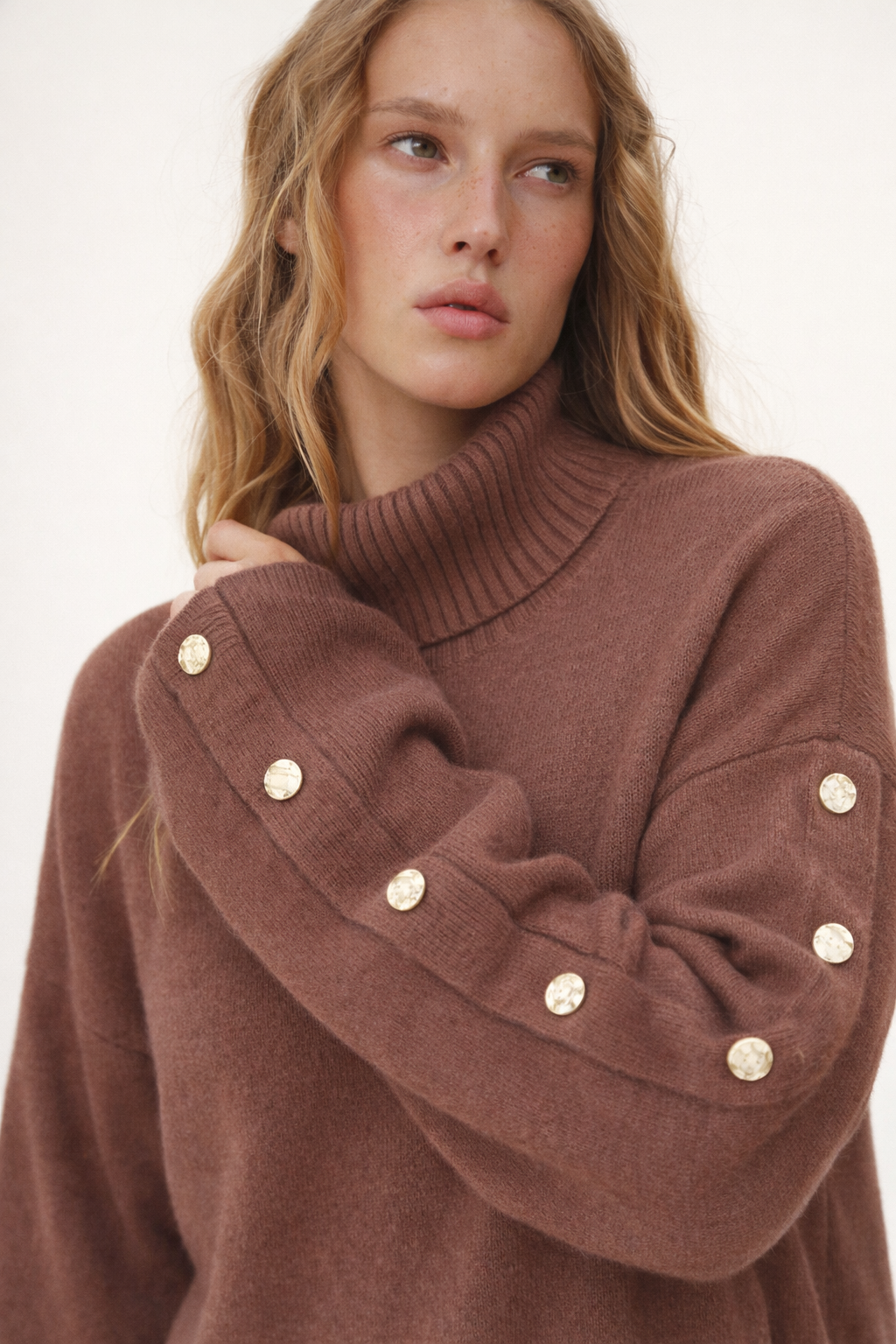 Amber | Stijlvolle Gebreide Dames Trui - Knoop details en Lichte Stretch