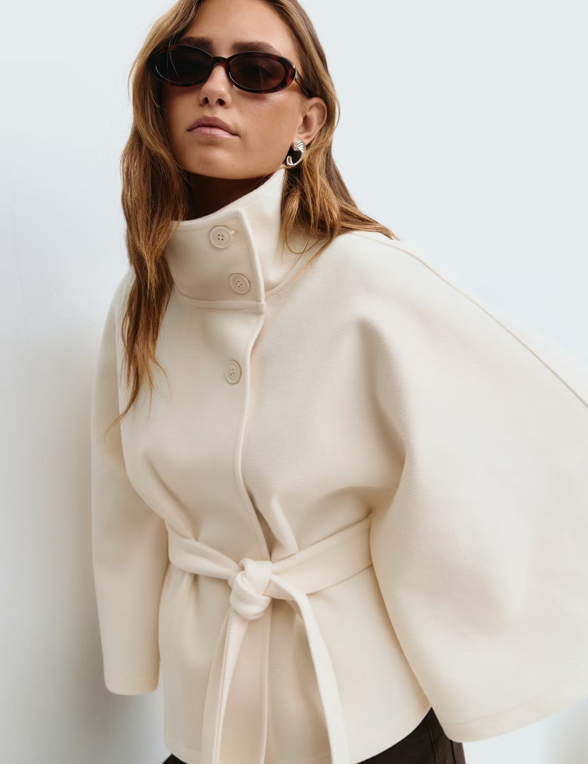 Clara | Dames Winterjas - Elegante Cape met Hoge Kraag en Strikceintuur 0