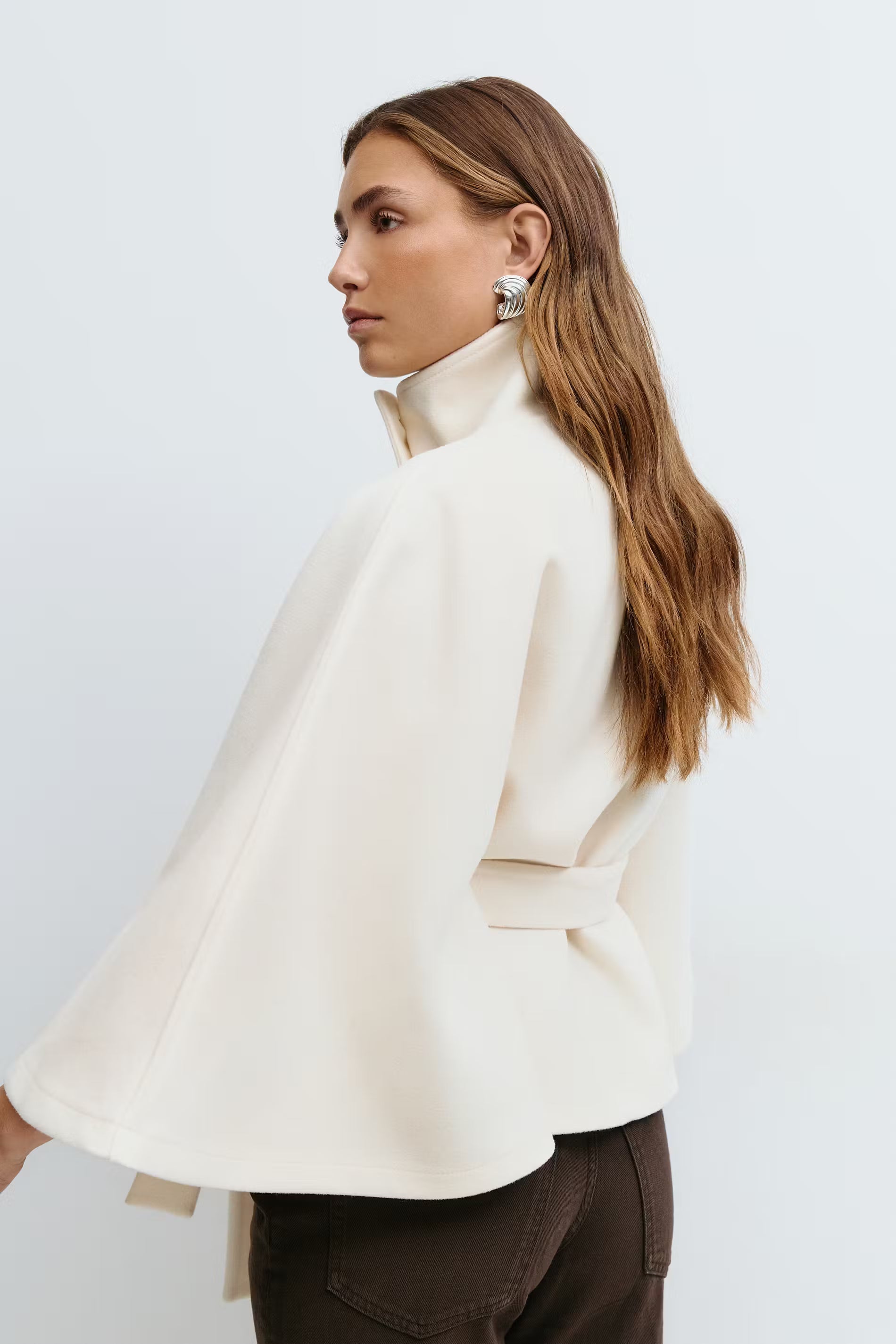 Clara | Dames Winterjas - Elegante Cape met Hoge Kraag en Strikceintuur 2