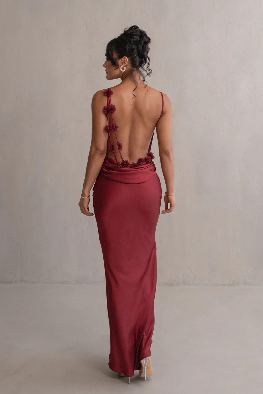 Concetta | Elegante Maxi Jurk met Open Rug en Cowl Halslijn