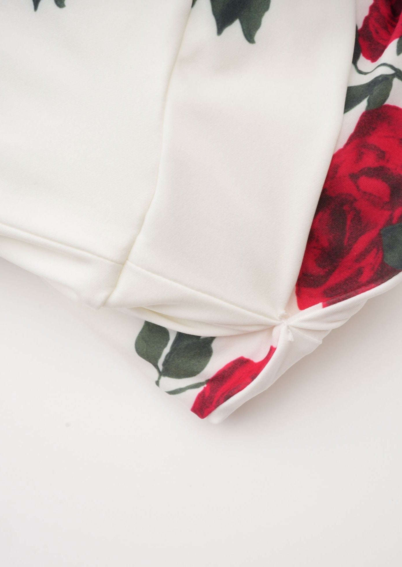 Fortuna | Witte Mini Jurk met Rozenprint – Stretch & Drape