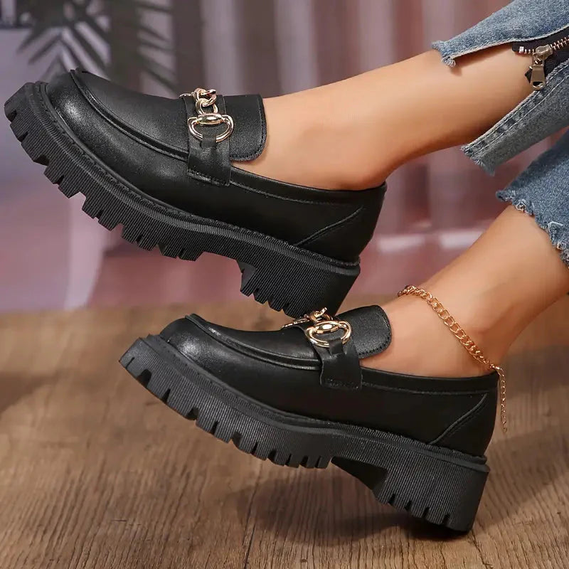 Daisy | Dames Zwarte Chunky Loafers - Luxe Design met Kettingdetail 4