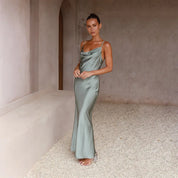 Blair | Luxe Satijnen Maxi-Jurk met Open Rug