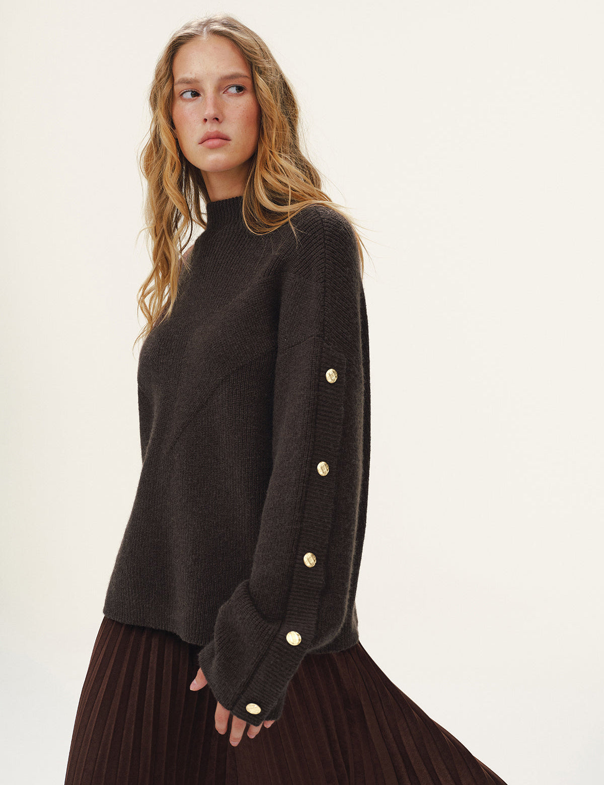 Gina | Dames Trui - Gebreid met Knoopdetail en Lichte Stretch 1