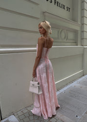 Grazia | Luxe Roze Jacquard Maxi Jurk met Corset Rugsluiting