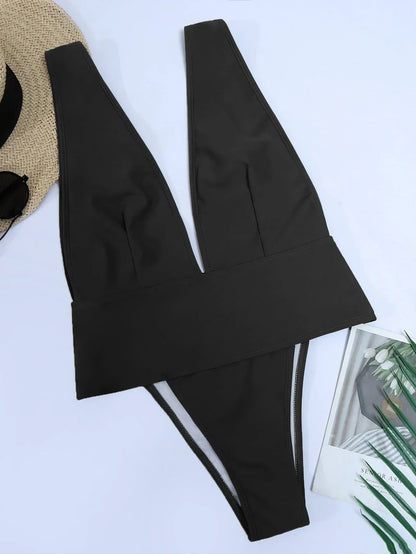 Lou-Anne | Badpak met Diepe V-hals en Open Rug Design – Sexy & Elegant Zomerlook