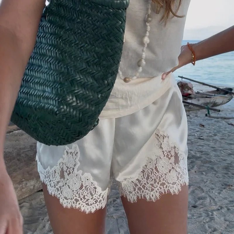 Jade | Dames Korte Broek - Luxe Satijn met Kantafwerking 2