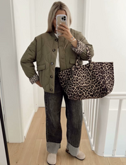 Leonne | Luxe Tussenjas met Trendy Stiksels - Luipaard Print4