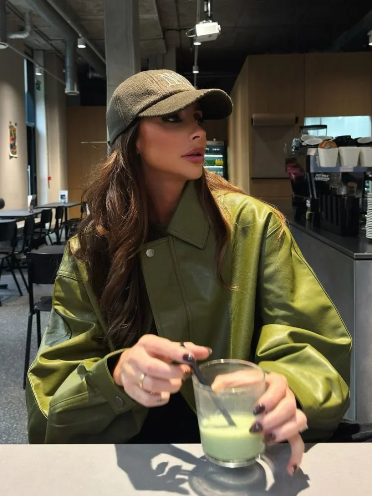 Lily-Rose | Vegan Leren Dames Jas - Olijfgroen met Moderne Streetwear Look
